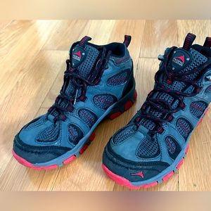 Pacific mountain boys hiking boots